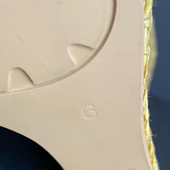 ❤️Playboy Sexy wedge strappy heels 👠 Black, NWOT Size 6 - Picture 14 of 14